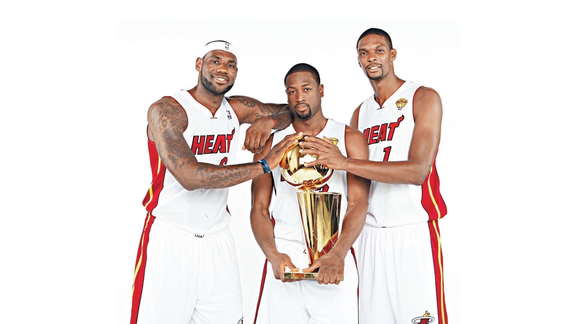 开云体育app-欧冠淘汰赛之夜，约基奇存在感拉满，当篮球之神降临绿茵场